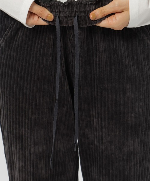 niko and...（ニコアンド）の「ストレッチカットコールフレアパンツ（その他パンツ・レディース・ブラウン/チャコール/ネイビー・FREE）」の4枚目の写真