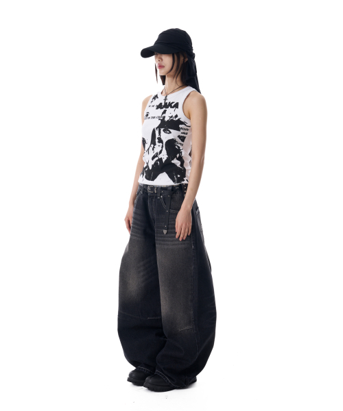 AAKAM（アーカム）の「Embossing Logo Denim Pants (Black)（デニムパンツ・レディース・その他・2/1）」の3枚目の写真