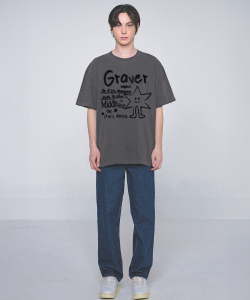 GRAVER（グレーバー）の「[ユニセックス]スターダンスピグメント半袖Tシャツ_ブラックチャコール（Tシャツ/カットソー・レディース・チャコール・SMALL/MEDIUM/LARGE/X-LARGE）」の3枚目の写真