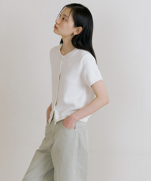 LINGSEOUL(リングソウル)の「crew neck half knit cardigan-ivory(カーディガン/ボレロ・レディース・その他・FREE)」の4枚目の写真