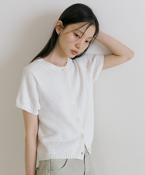 LINGSEOUL(リングソウル)の「crew neck half knit cardigan-ivory(カーディガン/ボレロ・レディース・その他・FREE)」の5枚目の写真