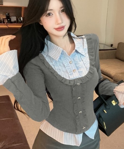 Sibra（シブラ）の「配色フェイクレイヤード フリル×ビジューボタン トップス（Tシャツ/カットソー・レディース・グレー/ブラック/ネイビー・M）」の10枚目の写真
