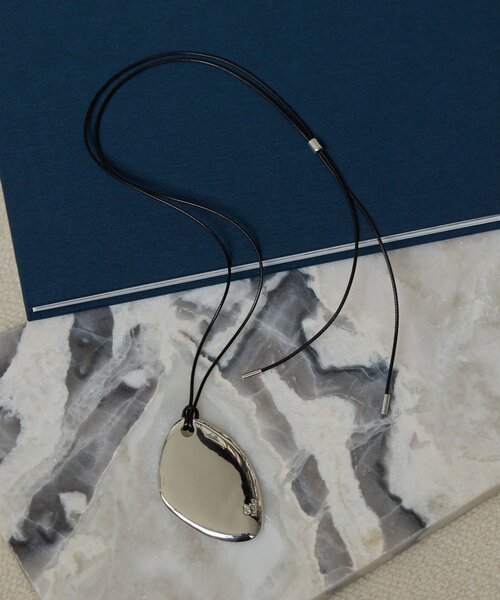 Whim Gazette(ウィムガゼット)の「【Hoaw.】オーバルコードネックレス(ネックレス・レディース・シルバー・FREE)」の3枚目の写真
