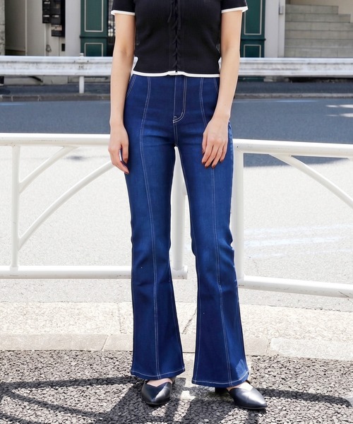 FUN(ファン)の「バックリボンフレアパンツ(デニムパンツ・レディース・ブルー/ネイビー・S/M/L)」の5枚目の写真