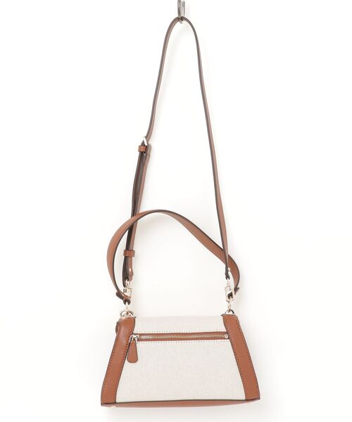 Guess（ゲス）の「KARNILLA Flap Shoulder Bag ショルダーバッグ  （ショルダーバッグ・レディース・ブラック/キャメル・ONE SIZE）」の17枚目の写真