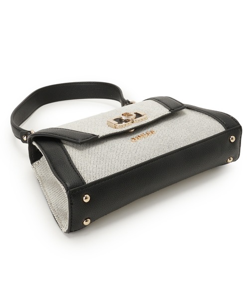 Guess（ゲス）の「KARNILLA Flap Shoulder Bag ショルダーバッグ  （ショルダーバッグ・レディース・ブラック/キャメル・ONE SIZE）」の6枚目の写真