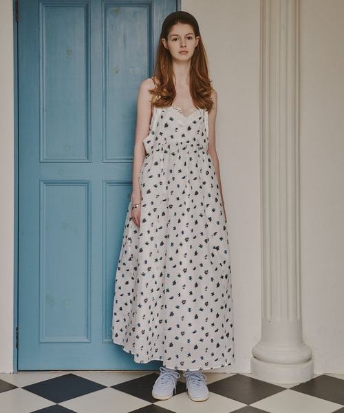 J1U by LA BELLE ETUDE（ジユウバイラベルエチュード）の「シアーフラワージャガードボリュームワンピース（ワンピース・レディース・ブラック/ホワイト・FREE）」の5枚目の写真