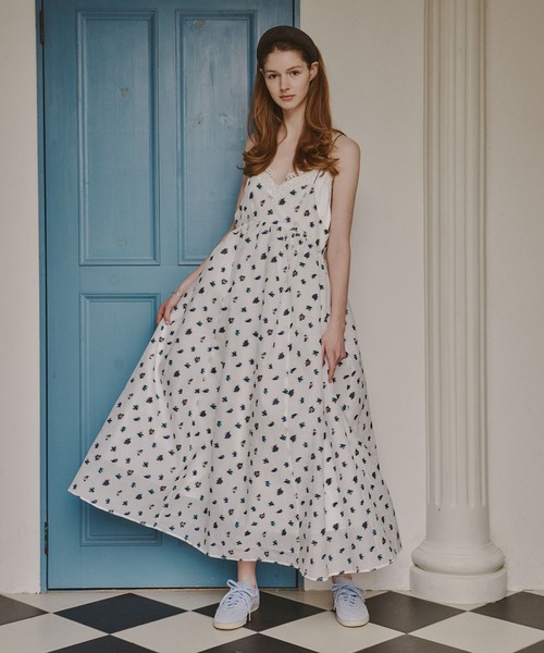 J1U by LA BELLE ETUDE（ジユウバイラベルエチュード）の「シアーフラワージャガードボリュームワンピース（ワンピース・レディース・ブラック/ホワイト・FREE）」の4枚目の写真