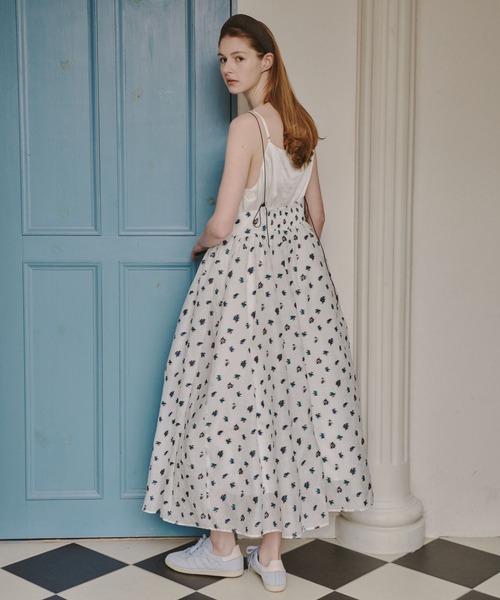 J1U by LA BELLE ETUDE（ジユウバイラベルエチュード）の「シアーフラワージャガードボリュームワンピース（ワンピース・レディース・ブラック/ホワイト・FREE）」の9枚目の写真