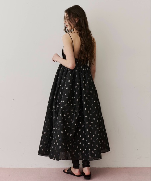 J1U by LA BELLE ETUDE（ジユウバイラベルエチュード）の「シアーフラワージャガードボリュームワンピース（ワンピース・レディース・ブラック/ホワイト・FREE）」の17枚目の写真