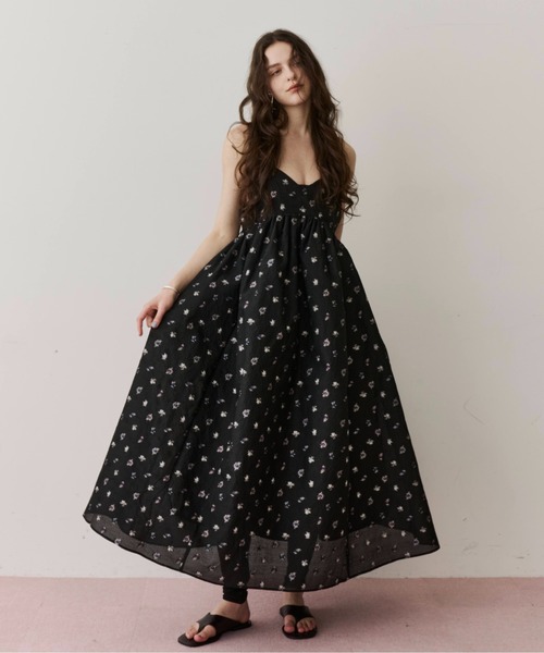 J1U by LA BELLE ETUDE（ジユウバイラベルエチュード）の「シアーフラワージャガードボリュームワンピース（ワンピース・レディース・ブラック/ホワイト・FREE）」の19枚目の写真