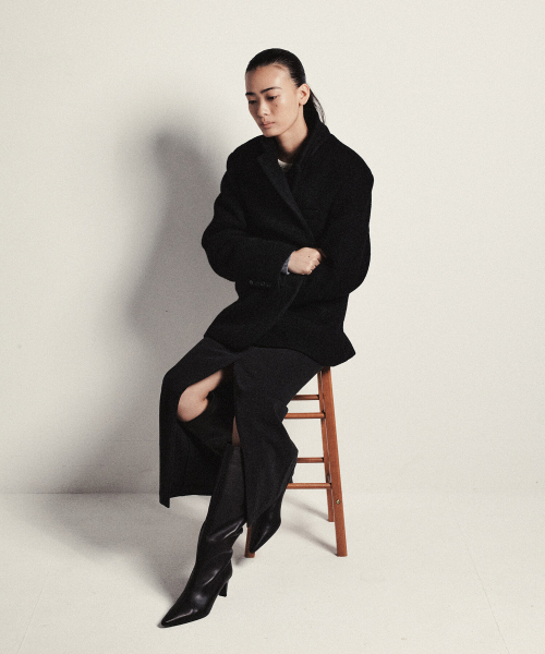 HEUTE(ホイテ)の「REFINED STRAIGHT TWILL SKIRT (BLACK)(スカート・レディース・ブラック・FREE)」の1枚目の写真