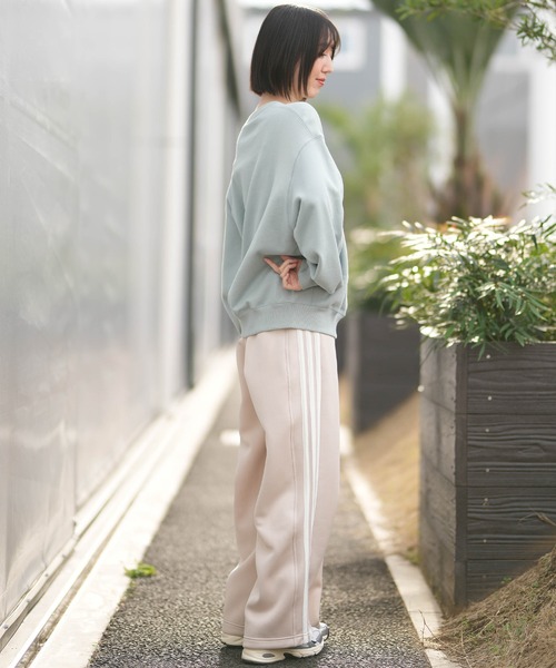 adidas(アディダス)の「adidas/アディダス W VERBIAGE クルースウェット QF007(スウェット・レディース・オフホワイト/ネイビー・M/L)」の18枚目の写真