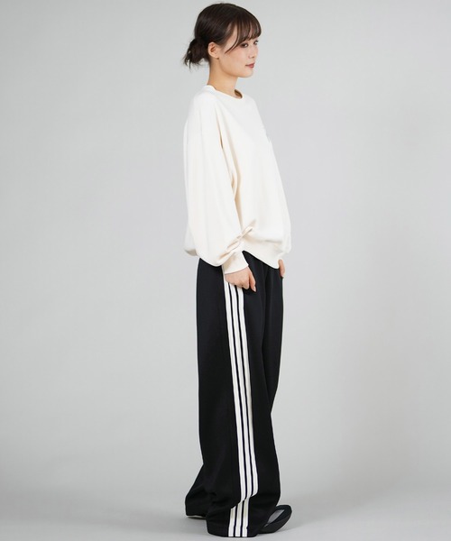 adidas(アディダス)の「adidas/アディダス W VERBIAGE クルースウェット QF007(スウェット・レディース・オフホワイト/ネイビー・M/L)」の14枚目の写真