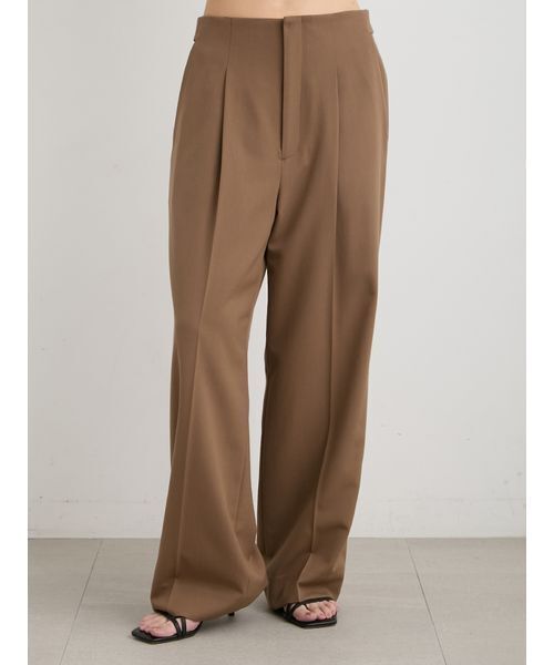 MIESROHE(ミースロエ)の「ツータックワイドパンツ(その他パンツ・レディース・ストライプ/モカ/ダークネイビー・1/0)」の2枚目の写真