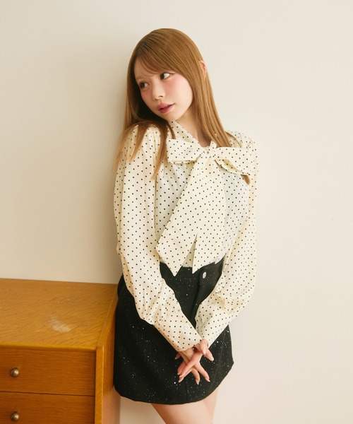 TITTY&CO.（ティティーアンドコー）の「ドット柄リボンタイブラウス（シャツ/ブラウス・レディース・ブラック/ホワイト・FREE）」の14枚目の写真