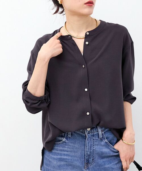 le.coeur blanc（ルクールブラン）の「2WAYジョーゼットギャザースリーブブラウス（シャツ/ブラウス・レディース・ダークグレー/カーキオリーブ/ピンク/ブラック/サックスブルー/ネイビー/オフホワイト・38）」の3枚目の写真