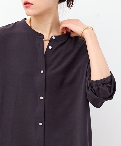 le.coeur blanc（ルクールブラン）の「2WAYジョーゼットギャザースリーブブラウス（シャツ/ブラウス・レディース・ダークグレー/カーキオリーブ/ピンク/ブラック/サックスブルー/ネイビー/オフホワイト・38）」の18枚目の写真