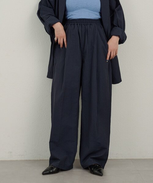 Kastane(カスタネ)の「【WHIMSIC】シアーサッカーストライプ ルーズフィットイージースラックス(その他パンツ・レディース・ブラック/ネイビー・1/2)」の11枚目の写真