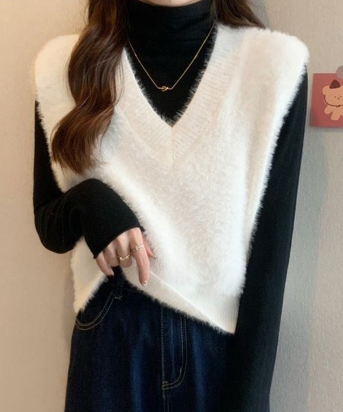 ReRe(リリ)の「ふわふわVネックニットベスト(ベスト・レディース・ブラック/ワインレッド/グリーン/ダークブラウン/ピンク/オフホワイト/ベージュ・FREE)」の9枚目の写真