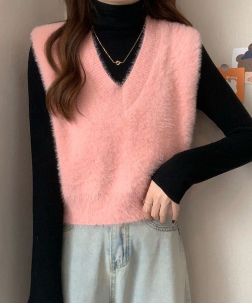 ReRe(リリ)の「ふわふわVネックニットベスト(ベスト・レディース・ブラック/ワインレッド/グリーン/ダークブラウン/ピンク/オフホワイト/ベージュ・FREE)」の21枚目の写真