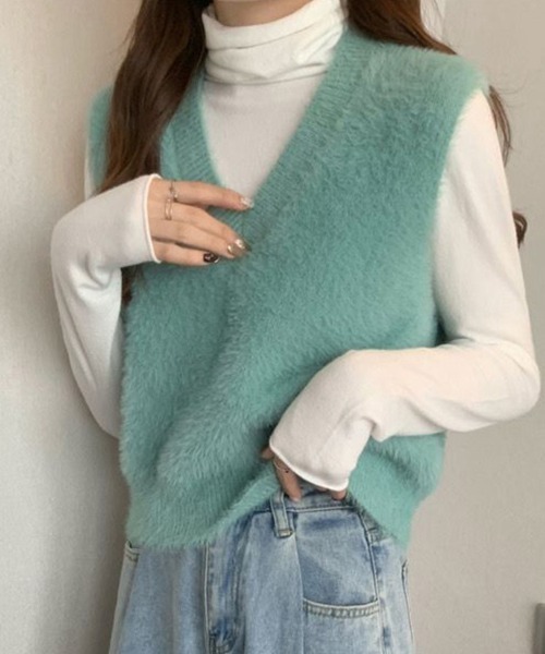 ReRe(リリ)の「ふわふわVネックニットベスト(ベスト・レディース・ブラック/ワインレッド/グリーン/ダークブラウン/ピンク/オフホワイト/ベージュ・FREE)」の16枚目の写真