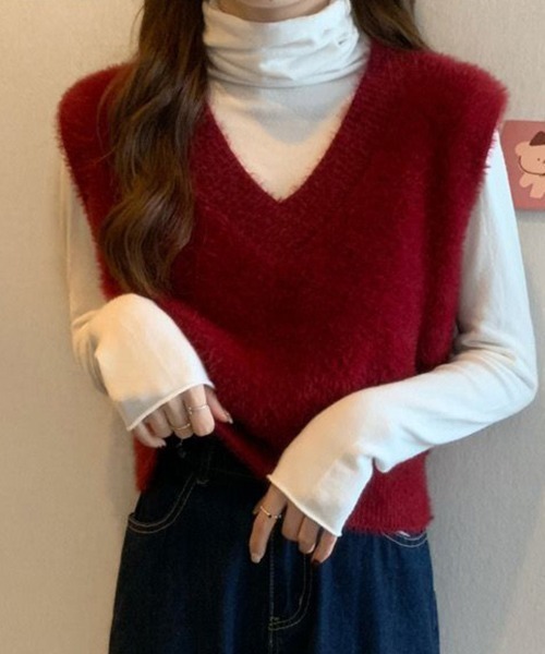 ReRe(リリ)の「ふわふわVネックニットベスト(ベスト・レディース・ブラック/ワインレッド/グリーン/ダークブラウン/ピンク/オフホワイト/ベージュ・FREE)」の10枚目の写真