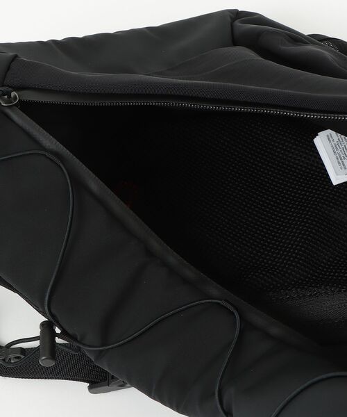 SALOMON（サロモン）の「ADV CROSS BODY BAG（ショルダーバッグ・メンズ・ブラック・ONE SIZE）」の4枚目の写真