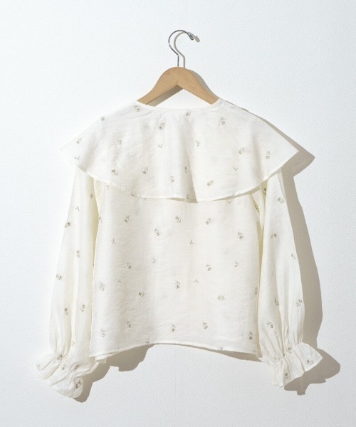 flower（フラワー）の「ルミナスエンブロイダリーブラウス（シャツ/ブラウス・レディース・ブルー/ホワイト・FREE）」の4枚目の写真