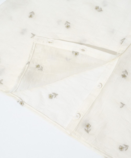 flower（フラワー）の「ルミナスエンブロイダリーブラウス（シャツ/ブラウス・レディース・ブルー/ホワイト・FREE）」の10枚目の写真