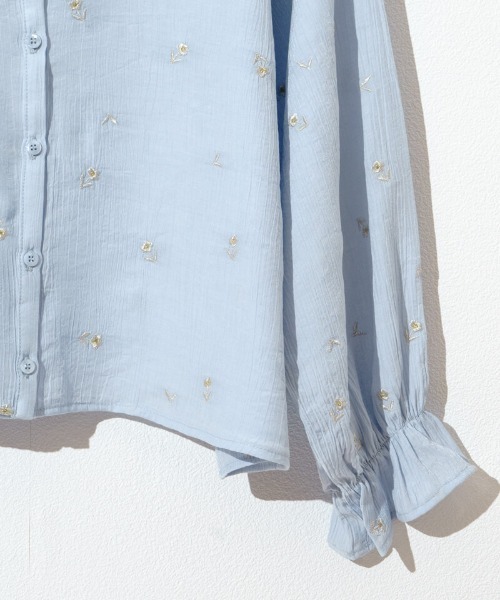 flower（フラワー）の「ルミナスエンブロイダリーブラウス（シャツ/ブラウス・レディース・ブルー/ホワイト・FREE）」の18枚目の写真