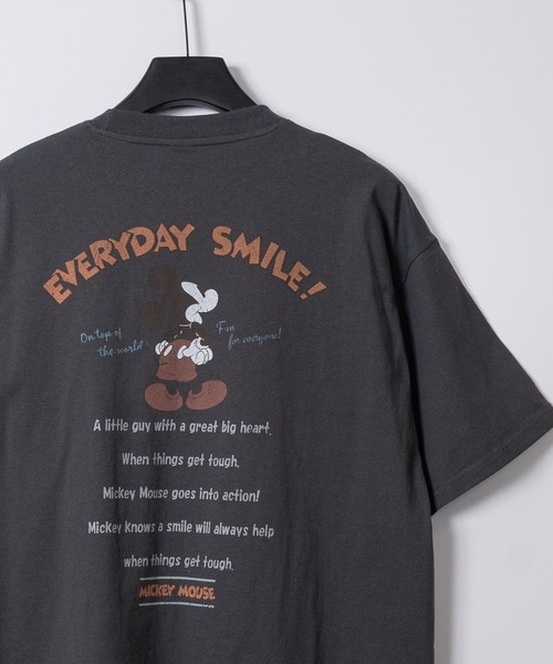 Disney(ディズニー)の「【15】〔Disney/ディズニー〕ミッキーマウス ユーズドライク バックプリント半袖Tシャツ(Tシャツ/カットソー・レディース・ブラック系1/ブラック系2/ホワイト系1/ホワイト系2・MEDIUM/LARGE/X-LARGE)」の4枚目の写真