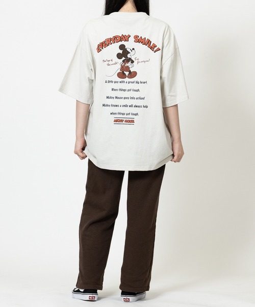 Disney(ディズニー)の「【15】〔Disney/ディズニー〕ミッキーマウス ユーズドライク バックプリント半袖Tシャツ(Tシャツ/カットソー・レディース・ブラック系1/ブラック系2/ホワイト系1/ホワイト系2・MEDIUM/LARGE/X-LARGE)」の22枚目の写真