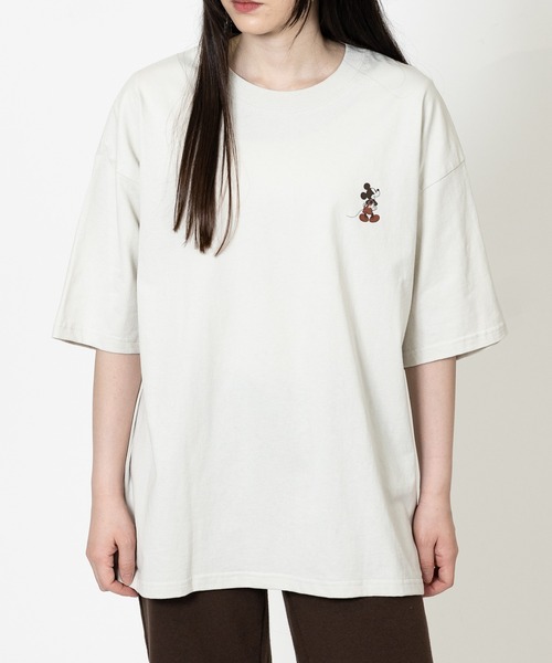 Disney(ディズニー)の「【15】〔Disney/ディズニー〕ミッキーマウス ユーズドライク バックプリント半袖Tシャツ(Tシャツ/カットソー・レディース・ブラック系1/ブラック系2/ホワイト系1/ホワイト系2・MEDIUM/LARGE/X-LARGE)」の17枚目の写真