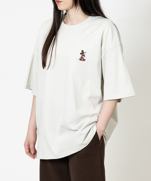 Disney(ディズニー)の「【15】〔Disney/ディズニー〕ミッキーマウス ユーズドライク バックプリント半袖Tシャツ(Tシャツ/カットソー・レディース・ブラック系1/ブラック系2/ホワイト系1/ホワイト系2・MEDIUM/LARGE/X-LARGE)」の18枚目の写真