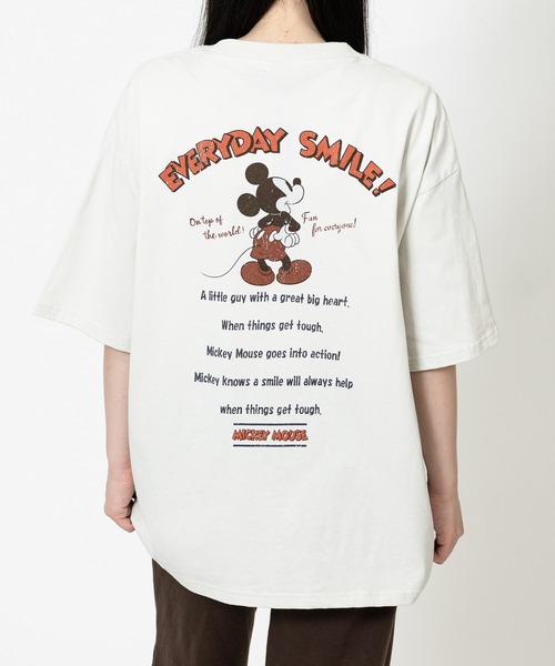 Disney(ディズニー)の「【15】〔Disney/ディズニー〕ミッキーマウス ユーズドライク バックプリント半袖Tシャツ(Tシャツ/カットソー・レディース・ブラック系1/ブラック系2/ホワイト系1/ホワイト系2・MEDIUM/LARGE/X-LARGE)」の19枚目の写真