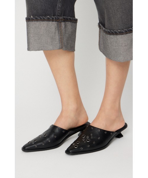 LAGUA GEM(ラグアジェム)の「EYELET KITTEN HEEL ミュール(パンプス・レディース・アイボリー/ブラック・LARGE/MEDIUM/SMALL)」の16枚目の写真