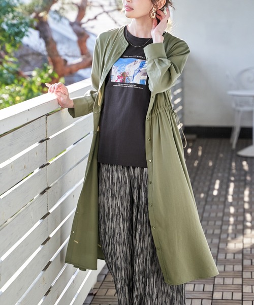 ikka(イッカ)の「バンドカラーウエストドロストワンピース(ワンピース・レディース・オリーブ/ネイビー・L/M/S)」の2枚目の写真