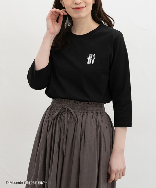 Honeys(ハニーズ)の「【UVカット】ムーミン/7分袖Tシャツ(Tシャツ/カットソー・レディース・ホワイト×ネイビー/ピンク/ホワイト×レッド/ブラック/オフホワイト/杢グレー・L/LL/M/S)」の1枚目の写真
