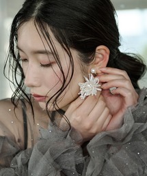 Ezick（エジック）の「pearl flower pierced earrings（ピアス（両耳用））」