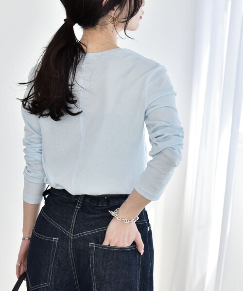 quaranciel（カランシエル）の「quaranciel:〈接触冷感/手洗い可能〉シアー コットン クルーネック ロンTEE（Tシャツ/カットソー・レディース・オフホワイト/ブラック/ライトブルー・ONE SIZE）」の10枚目の写真
