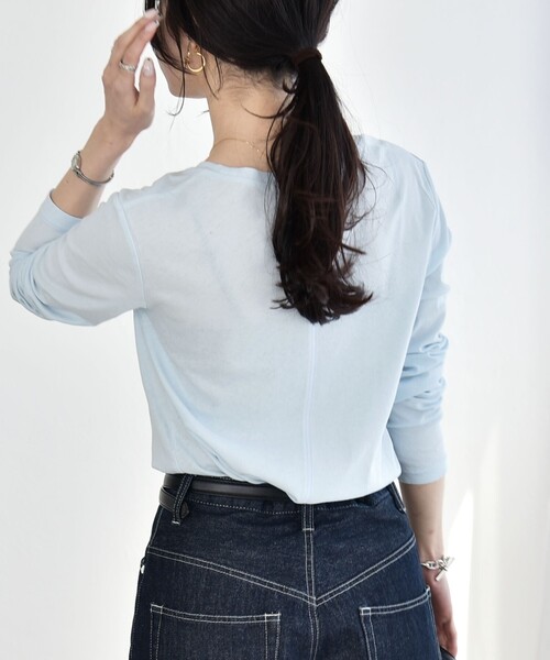 quaranciel（カランシエル）の「quaranciel:〈接触冷感/手洗い可能〉シアー コットン クルーネック ロンTEE（Tシャツ/カットソー・レディース・オフホワイト/ブラック/ライトブルー・ONE SIZE）」の15枚目の写真