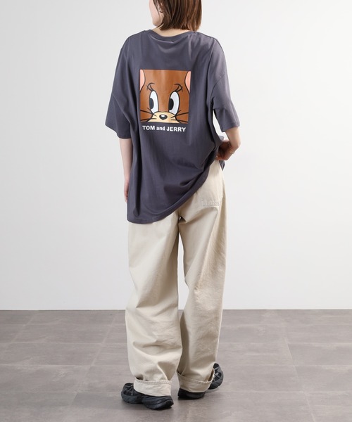 Tom&Jerry(トムアンドジェリー)の「TOM&JERRY プリント BIG T 半袖(Tシャツ/カットソー・メンズ・ブルー系/チャコール/オレンジ/ネイビー/ホワイト系その他/オフホワイト/ダークグリーン/ブラック・M/XL/L)」の13枚目の写真