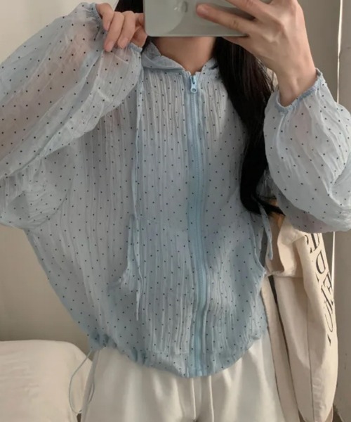 Ritzy(リッツィー)の「ドット柄 シアー ジップパーカー(パーカー・レディース・ホワイト/ライトブルー・XL/L/M)」の11枚目の写真