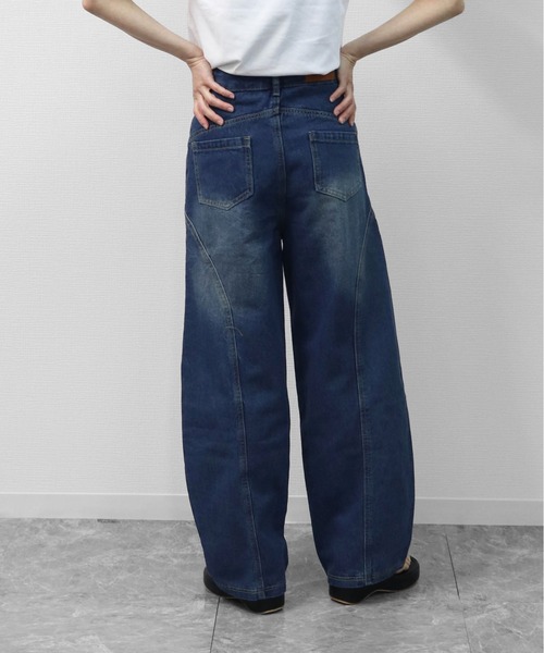 THE CELL.(ザセルドット)の「カーブシーム コクーンワイド デニム CURVED SEAM COCOON WIDE DENIM(デニムパンツ・レディース・インディゴブルー・M/L/XL/S)」の17枚目の写真