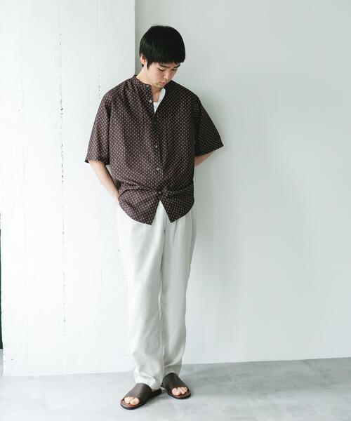 URBAN RESEARCH DOORS（アーバンリサーチドアーズ）の「バンドカラーショートスリーブ 総柄シャツ（シャツ/ブラウス・メンズ・ブラウン/ブラック/ネイビー・LARGE/MEDIUM）」の7枚目の写真