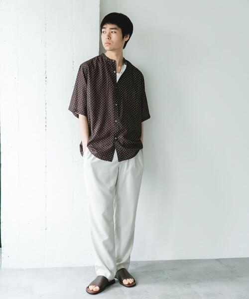 URBAN RESEARCH DOORS（アーバンリサーチドアーズ）の「バンドカラーショートスリーブ 総柄シャツ（シャツ/ブラウス・メンズ・ブラウン/ブラック/ネイビー・LARGE/MEDIUM）」の8枚目の写真