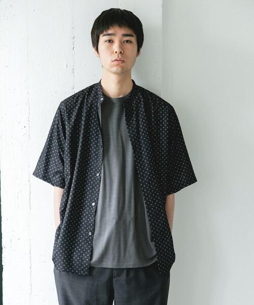 URBAN RESEARCH DOORS（アーバンリサーチドアーズ）の「バンドカラーショートスリーブ 総柄シャツ（シャツ/ブラウス・メンズ・ブラウン/ブラック/ネイビー・LARGE/MEDIUM）」の14枚目の写真