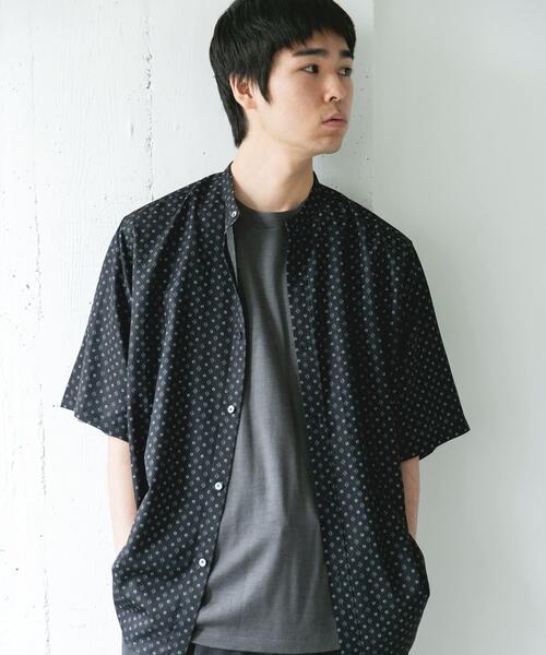 URBAN RESEARCH DOORS（アーバンリサーチドアーズ）の「バンドカラーショートスリーブ 総柄シャツ（シャツ/ブラウス・メンズ・ブラウン/ブラック/ネイビー・LARGE/MEDIUM）」の15枚目の写真