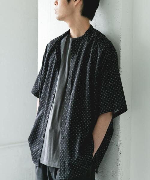 URBAN RESEARCH DOORS（アーバンリサーチドアーズ）の「バンドカラーショートスリーブ 総柄シャツ（シャツ/ブラウス・メンズ・ブラウン/ブラック/ネイビー・LARGE/MEDIUM）」の16枚目の写真